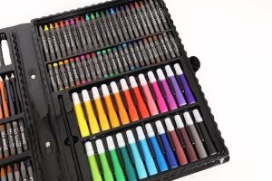 Painting set in a suitcase, 169 pcs, black (WNDR13948)