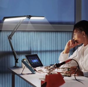 Adjustable Drawing Lamp / 2 Light Sources / Holder + Stand (WNDR24223)