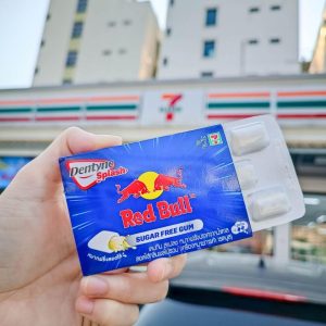 Dentyne Splash “Red Bull” Flavoured Chewing Gum – 8 pcs