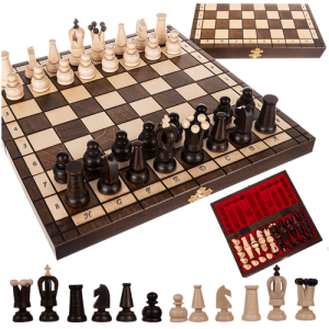 Wooden Royal Hornbeam Chess Set – Elegant Handcrafted Chessboard in Suitcase Form (WNDR26038)