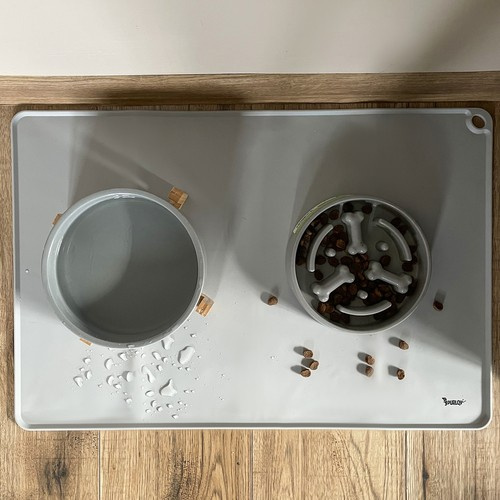 XXL Non-Slip Silicone Pet Feeding Mat – Waterproof and Easy to Clean (WNDR24295) - Image 3