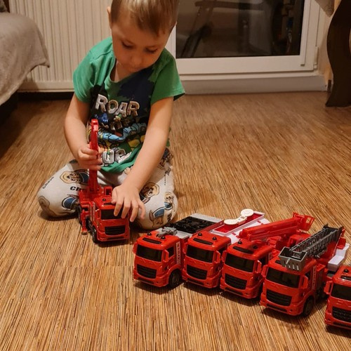 Toy Fire Trucks in a 6-in-1 Set for Little Rescue Enthusiasts (WNDR24631) - Image 16
