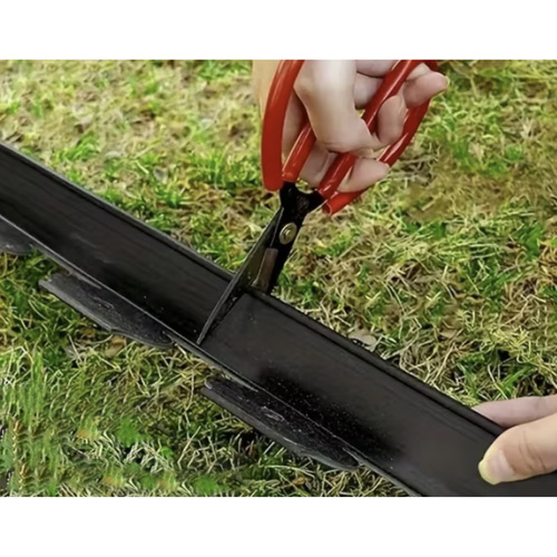 Flexible Garden Lawn Edge – 10m Black Border with 20 Mounting Pegs (WNDR24561) - Image 9