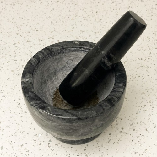 Marble Mortar and Pestle – Natural Stone Grinder for Herbs and Spices (WNDR24576) - Image 5