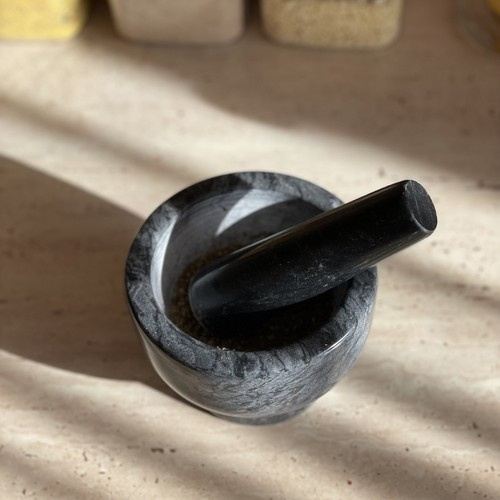 Marble Mortar and Pestle – Natural Stone Grinder for Herbs and Spices (WNDR24576) - Image 3