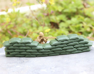 300-piece military base figure set – soldiers, vehicles, and accessories for kids (WNDR11524)